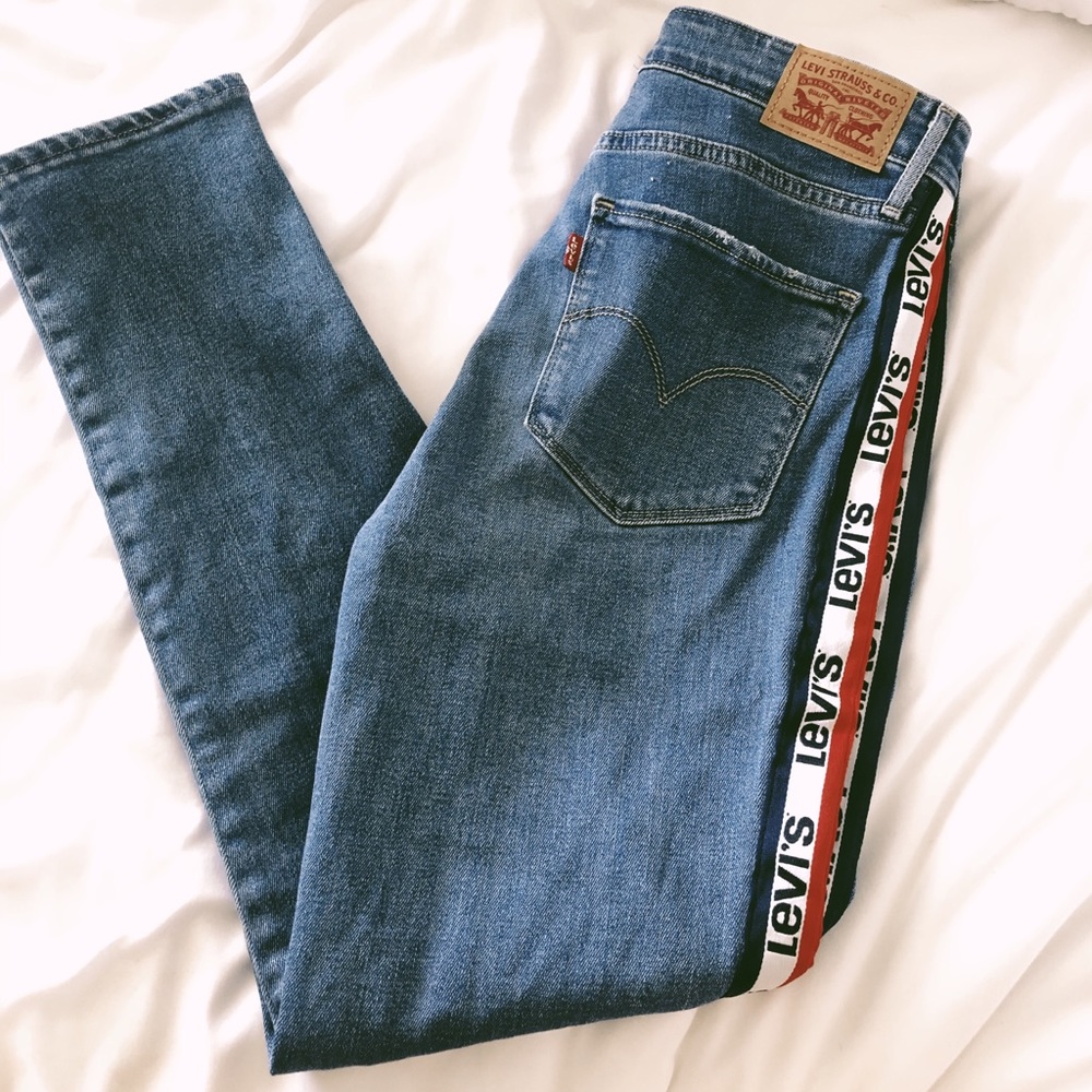 ❗️SOLD De🅿️op ❗️- Levi's 721 Skinny Jeans